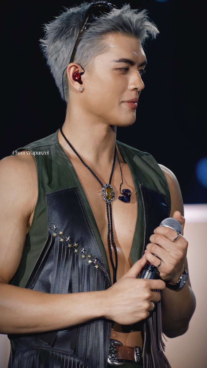 CheersVapunzel's tweet photo. Pure honey skin🐻
#JossGawinConcert #JossWayar #jossgawin https://t.co/ZsGjseOjHh