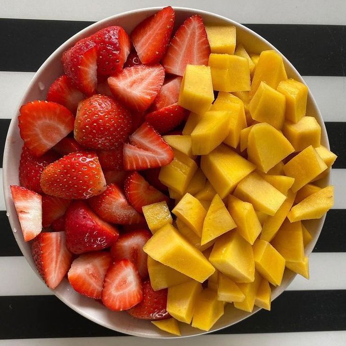 FoodPleaser's tweet photo. 🍓 🥭 https://t.co/9cyt9xmxKb