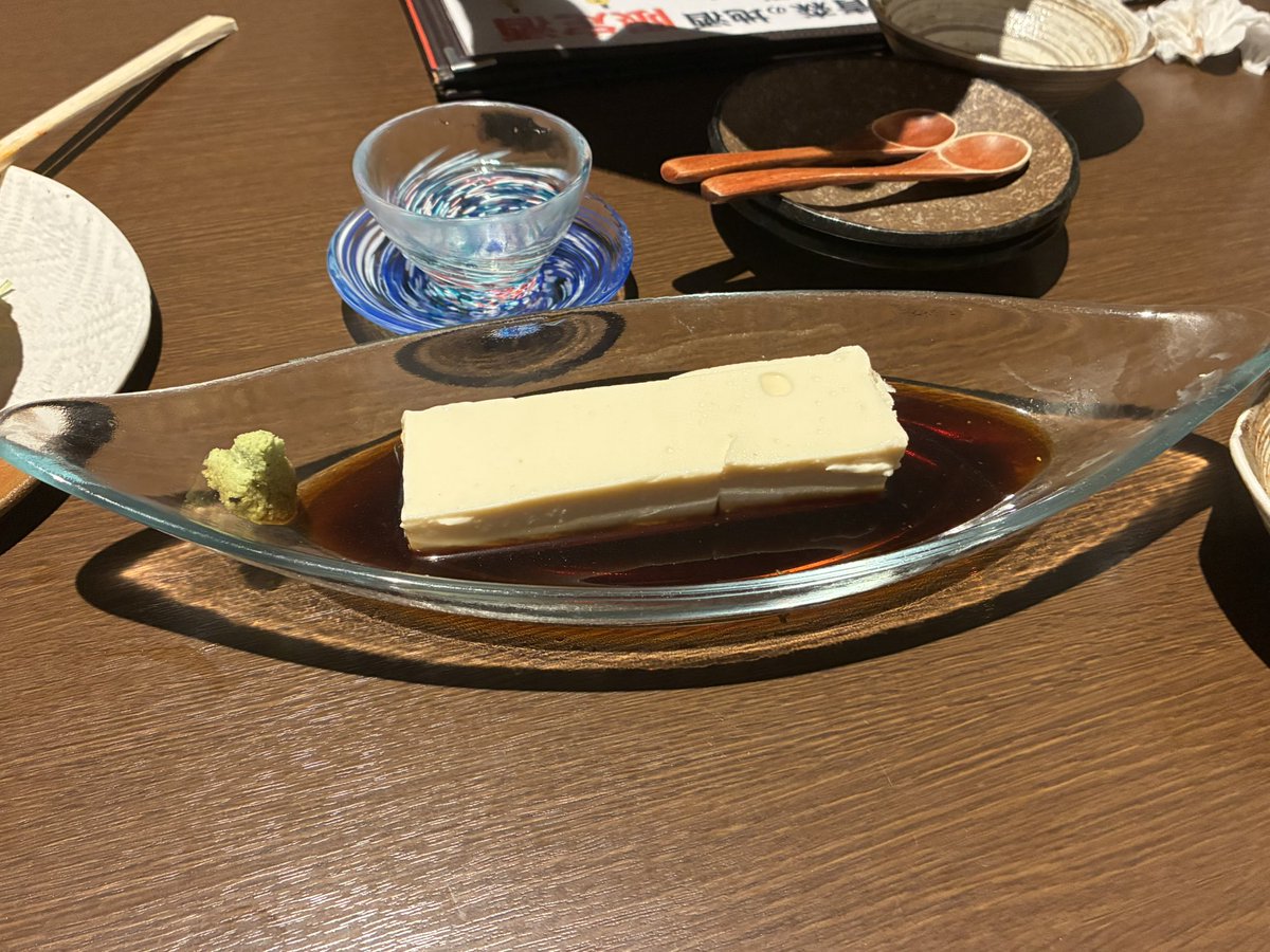 _pappy_jp's tweet photo. ねぷたの後は青森のお酒で舌鼓🍶

田酒は知ってたけど『ん』っていうのは知らなかったなー

スッキリした呑み口で料理との相性もいい👍

ほんと弘前(青森)は何食べても美味いわ😋 https://t.co/OTJChBEg5o