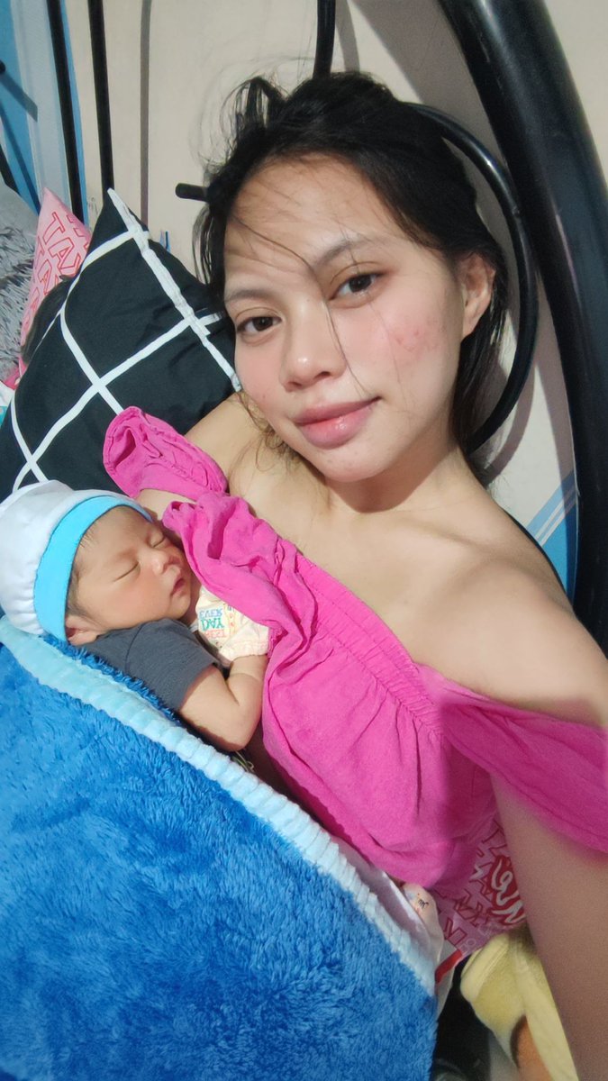 _butterkath's tweet photo. first official photo namin ni kelzy.🥰

*excuse my super ugly and tired face, this was taken just 2 weeks after i pushed out a whole human😵 https://t.co/E69WhmYJ5s