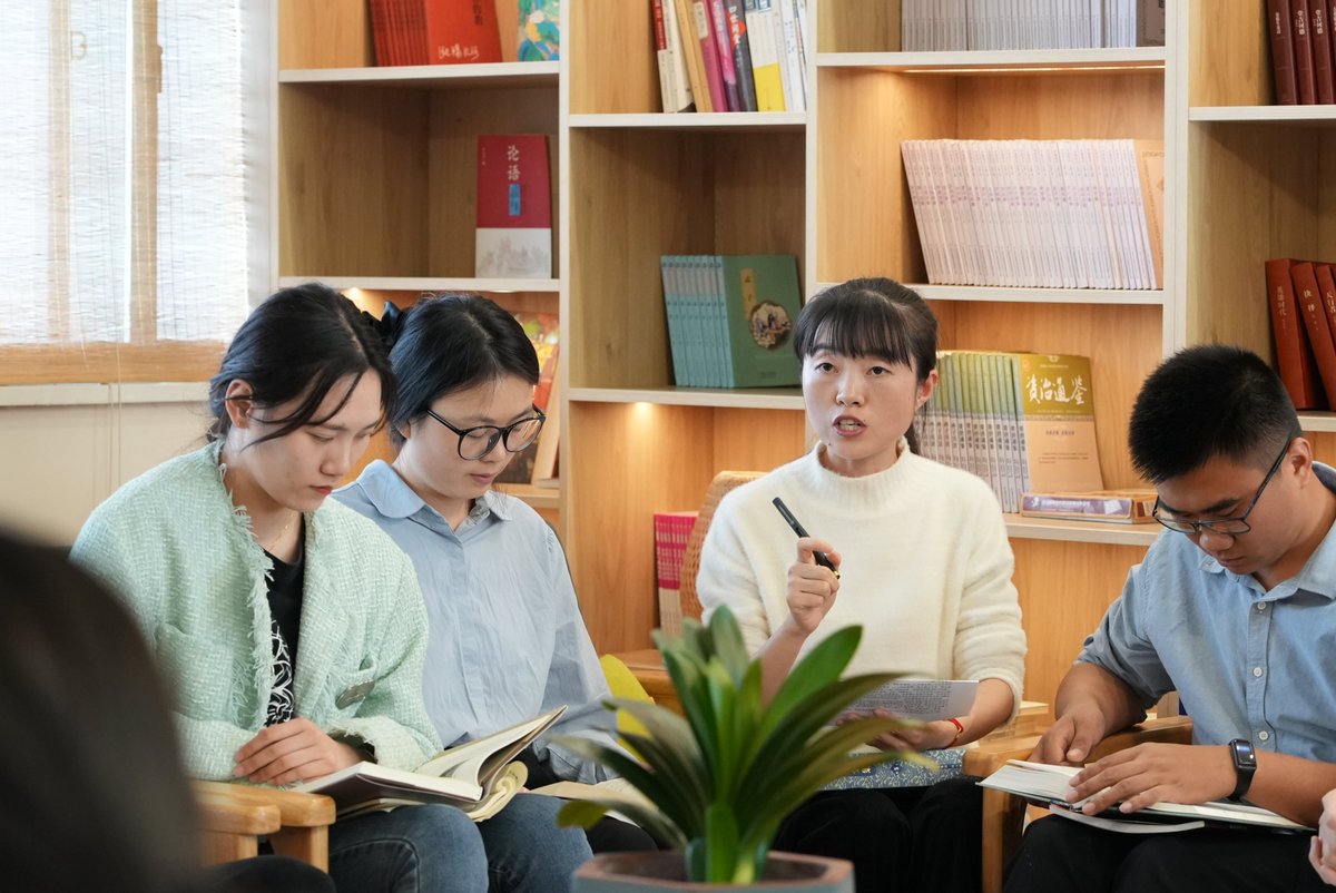 paira_berna's tweet photo. Our Campus Book Club's 'Share a Favorite' Session is TODAY at 7 PM in the Student Center! Come swap book recs, sip free tea, and chat with fellow lit lovers. See you there! #CampusBookClub https://t.co/JRHxU4nOXj