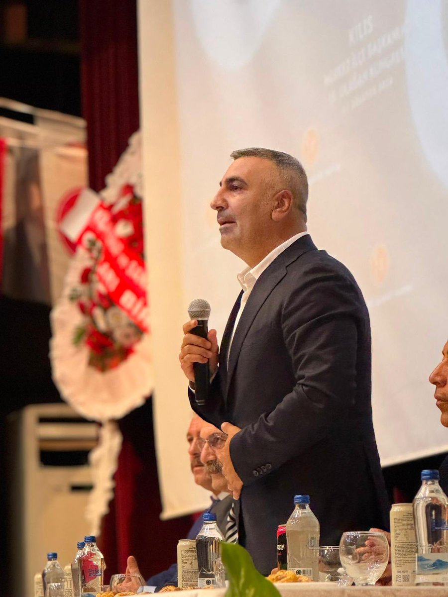 metintasci83's tweet photo. Divan başkanlıklarını Milletvekilimiz Lütfi Kaşıkçı’nın yaptığı Kilis Polateli ve Merkez İlçe kongrelerine katılım sağladık.
İlçe başkanlıklarına seçilen Oğur Yiğit ve Ali Beyazcıncık ve yönetimlerine başarılar dilerim. https://t.co/yjiKa5rxNy