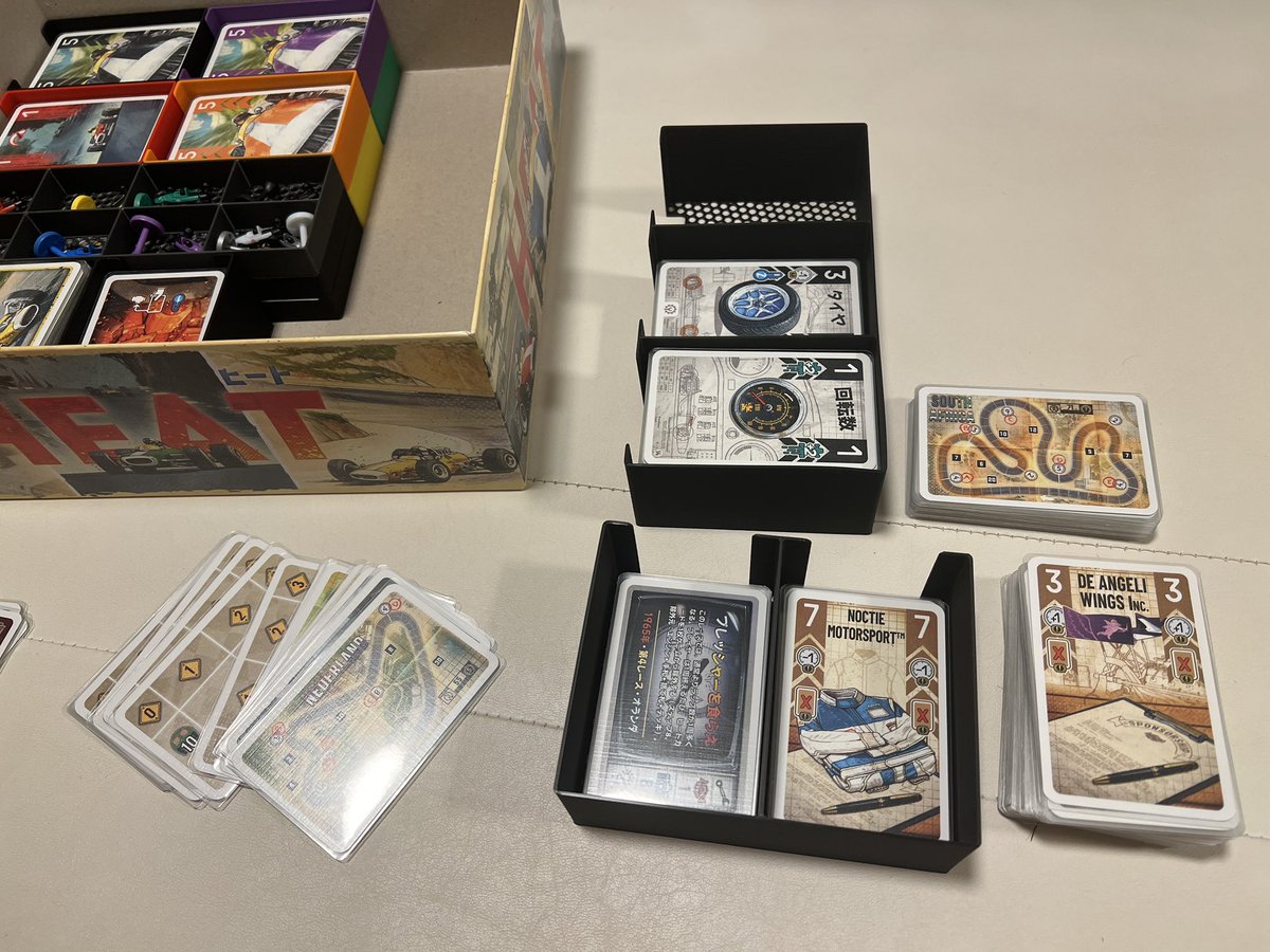 Jun_198x's tweet photo. あ、やべ、ヒートのスポンサーシップカードとか、全拡張分を混ぜちゃった・・・

カードの右下とかに拡張ごとのマークとか・・・ないなぁ・・・

まぁ・・・いっか。
手放すつもりないし。 https://t.co/xyzgwHTIGu