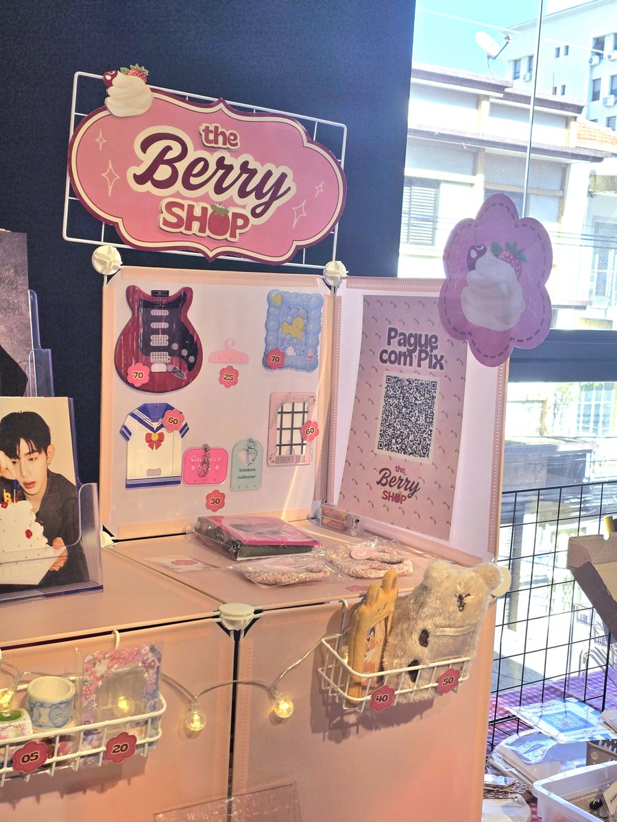 the_berryshop tweet picture