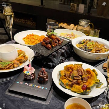Mizta_ip's tweet photo. A late-night bite transforms even the most exhausting day into something truly worthwhile. Every ounce of effort and stress fades away when you indulge in flavorful food after dark, wrapped in a comforting glow. 🐁 Backed by scientific research. https://t.co/XLA5lV4yZs
