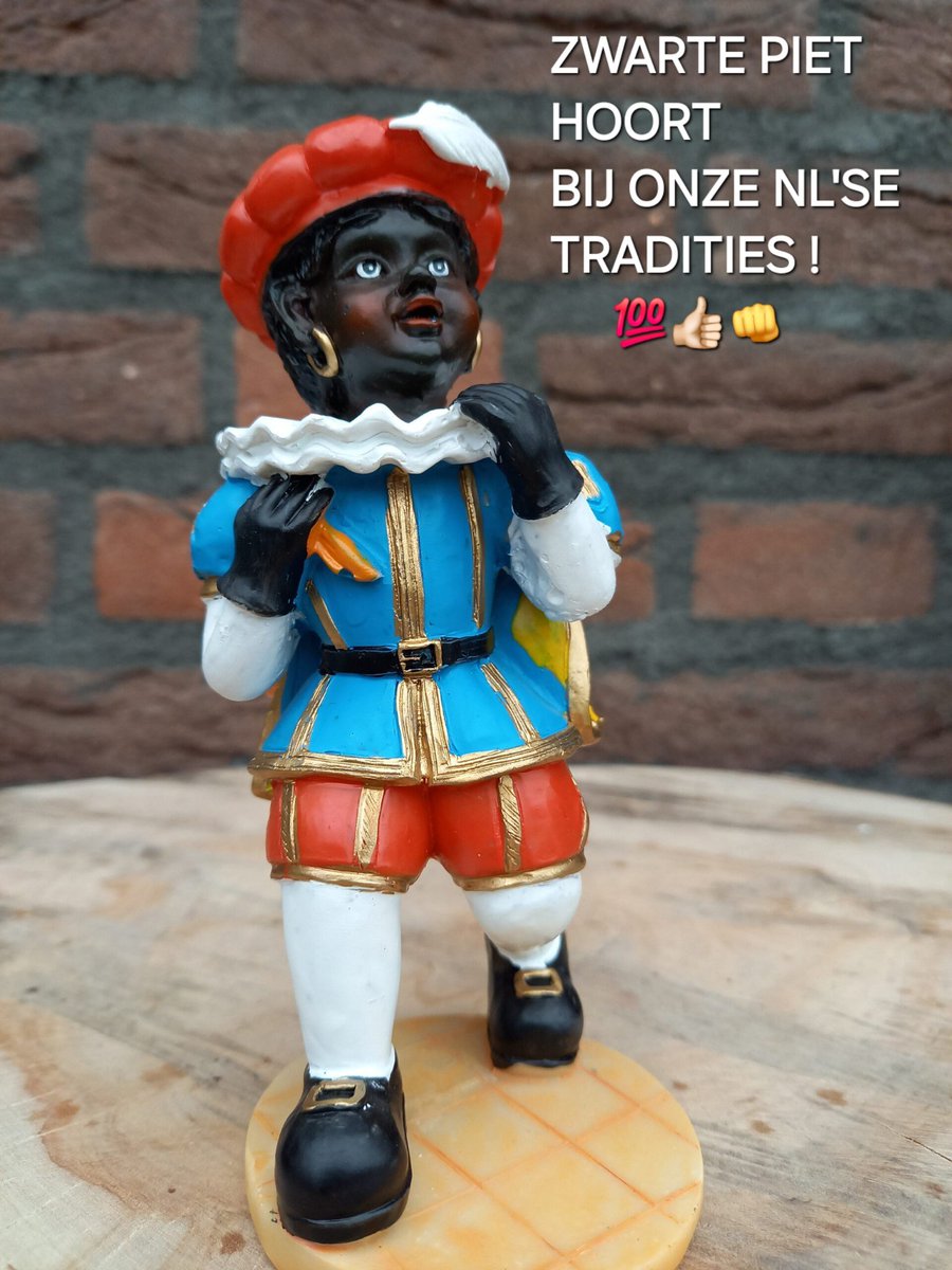 ovcned's tweet photo. #vuurwerk
#ZwartePiet
#Paasvuur
#Kerstboom
Als je een oude Nederlandse traditie viert
Dan ben je NOOIT crimineel bezig
De mensen/partijen die je dat willen verbieden;
DAT zijn de criminelen, jij NIET https://t.co/xdJaRvfHoY