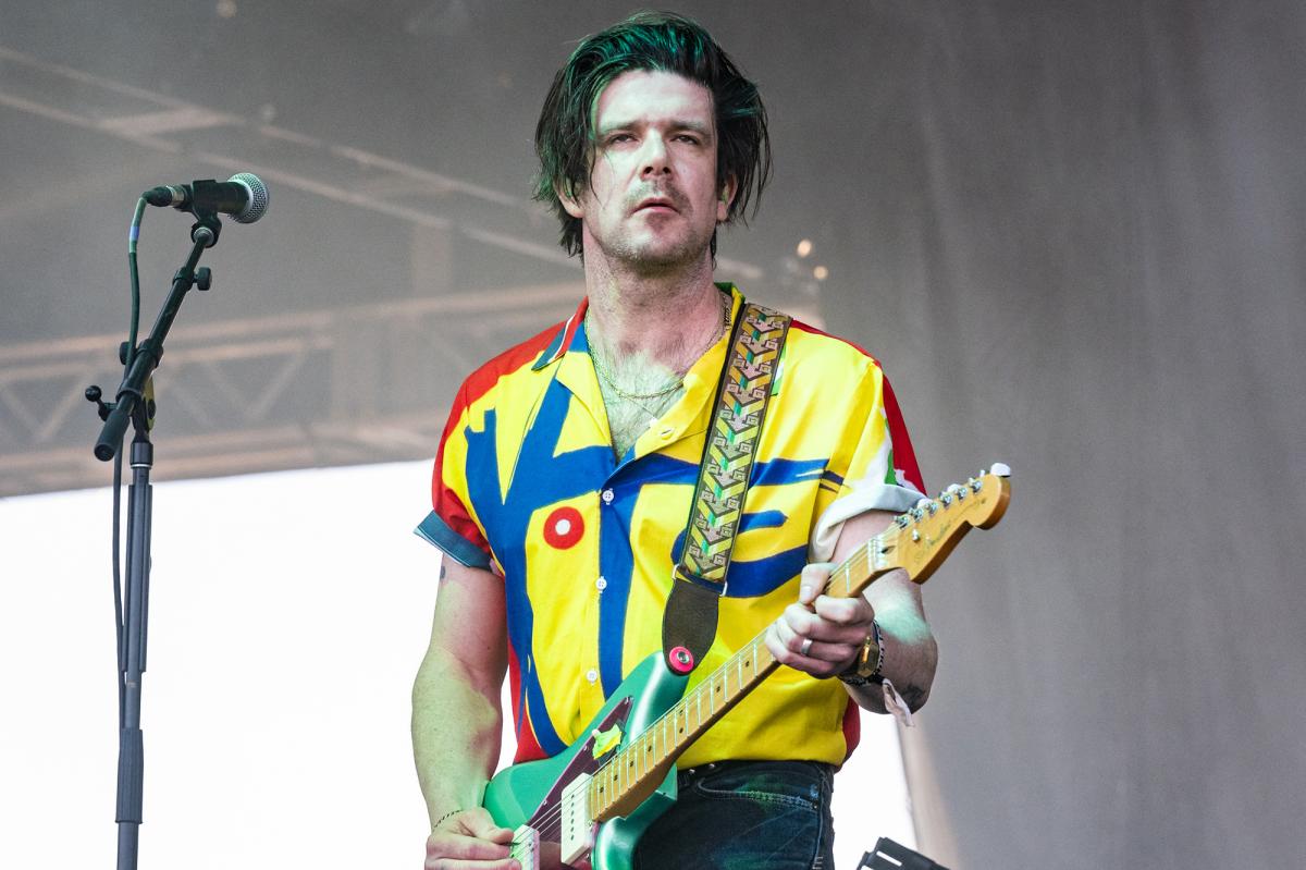 PageSix's tweet photo. See the inappropriate messages Modest Mouse guitarist Simon O’Connor sent to underage fan https://t.co/SOebhqbufQ https://t.co/XhPDqvSf3E