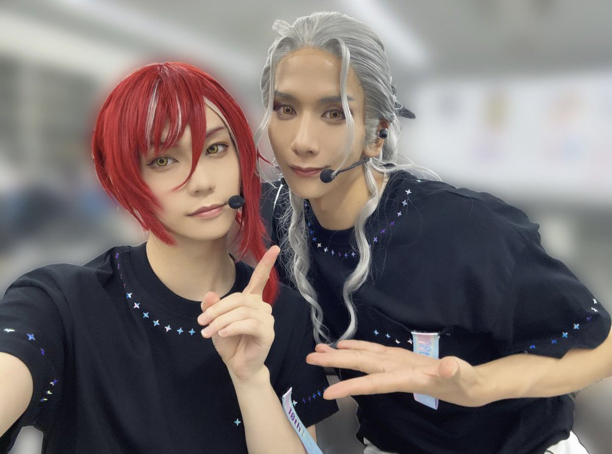 kizu_tsubasa's tweet photo. また会いに来るよ北九州、ありがとう。

沢山の笑顔見せてくれて僕も幸せでした。

ずっと笑っててね。

貴方の笑顔が大好きです。

大好きな岳くん！

これはまさか…！？🎩🎩

遅くなってごめんね、両親が観に来てくれて家族でご飯食べてました🍚おやすみ！(木津つばさ)

#あんステ https://t.co/Vqzot4NOoL