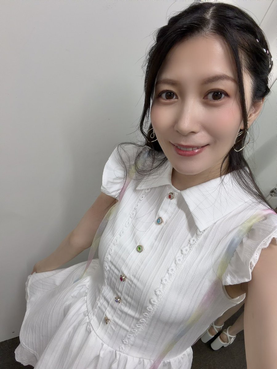 Ceui0131's tweet photo. #いろセカ15thFES どうもありがとうございました！　水間さん、漆原さん、riyaさんのお話を伺ってうるうるして始まったイベント。
みんなの熱意を感じながら歌いきれてよかったぁ　いろセカを通じて、Ceuiに出逢ってくれたみなさまにありがとうございます。　メイクさんもスタッフさんも素敵だったぁ💕 https://t.co/GiJESlq18x
