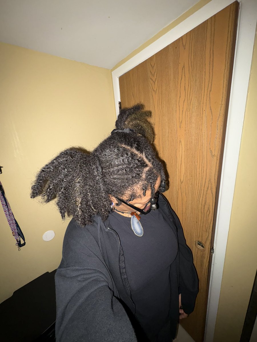 Invinity_ii's tweet photo. 0.5 angle x my locs = perfection #theythem https://t.co/9rJnUzJjuT