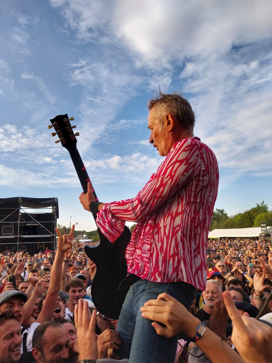 GalerneJ's tweet photo. 🎸 Les Wampas au festival Au Pont du Rock à Malestroit le 31-07-2026, c'est évidemment politique.

Didier, définitivement 𝗹𝗲 𝗿𝗼𝗶 𝗱𝗲𝘀 𝗽𝘂𝗻𝗸𝘀.

#rockfrancais #punkrock #Bretagne #Morbihan #breizh https://t.co/caOWnC8FDW