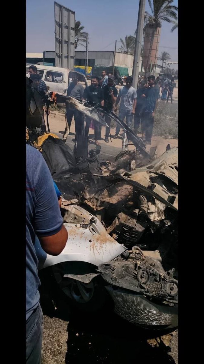 MustafaBarghou1's tweet photo. Sources at hospitals in Gaza: 14 people have been killed, including 4 children, in Israeli airstrikes on several areas across the Gaza Strip since dawn today. https://t.co/TkBnJBDWDJ