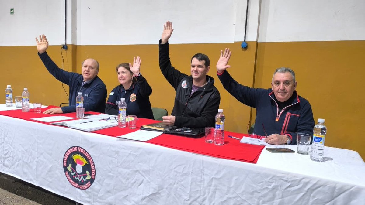 Canal4Esquel's tweet photo. Bomberos Voluntarios de Trevelin aprobó por unanimidad la Memoria y Balance 2026
https://t.co/ph1CzUyAHw
#BomberosVoluntarios
#trevelin
#Asamblea
#balance https://t.co/dRqFZzUPJO