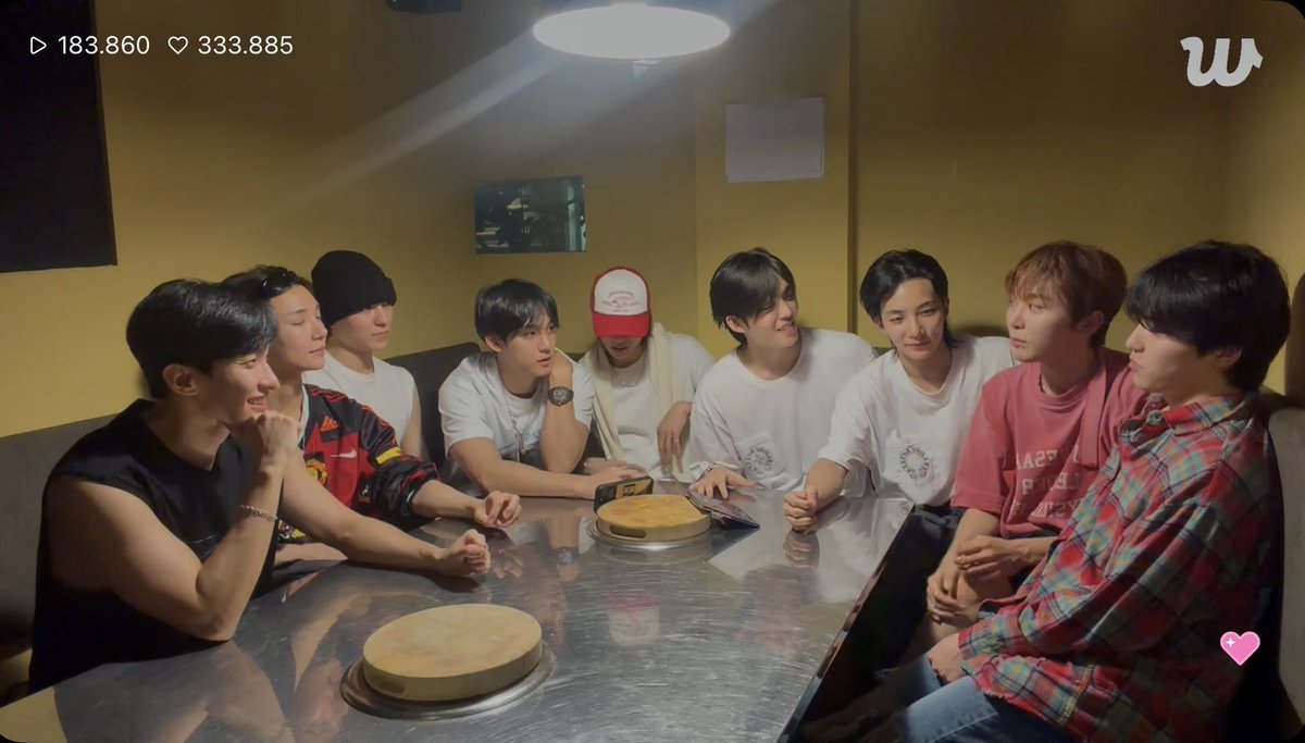 caratstalk's tweet photo. [17s] dihina tidak tumbang, liat live ini adek nangis bang😭 https://t.co/PQMFyIjXzz