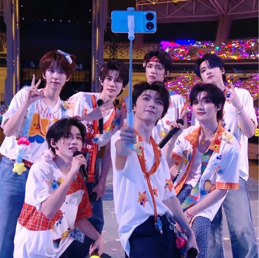hanyuki23's tweet photo. 🤳🏻🤳🏻🤳🏻 https://t.co/p1y310G9ae