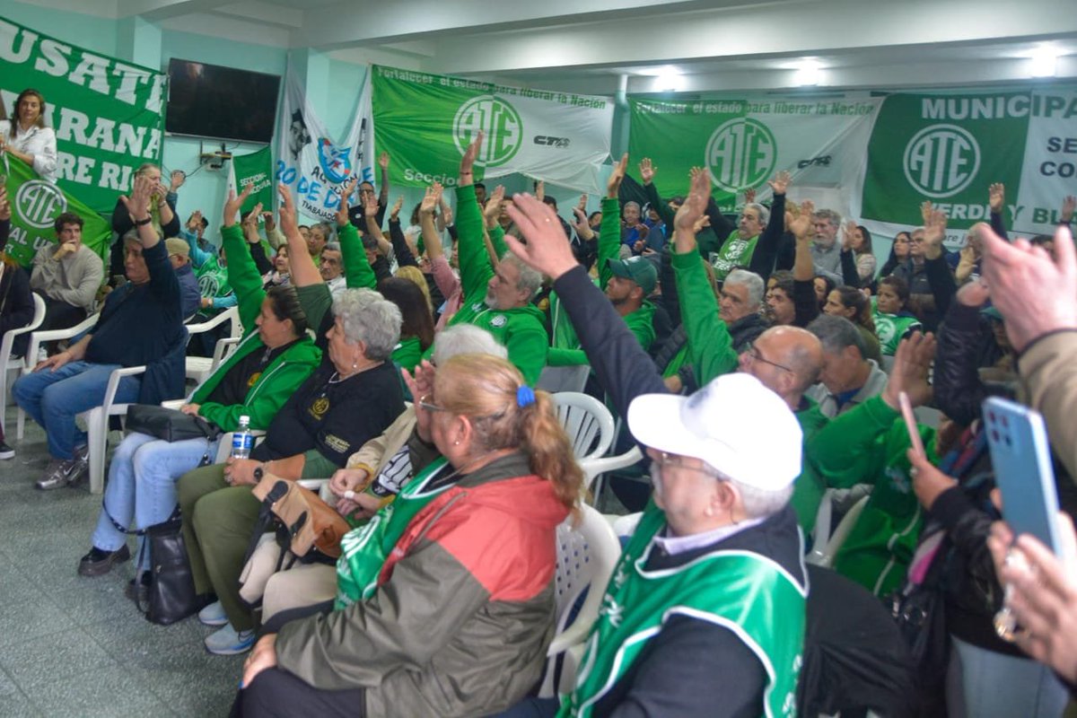 waltercorreaok's tweet photo. Ayer, en Entre Ríos, los compañeros de ATE aprobaron por unanimidad este documento para abrir un debate y construir colectivamente una alternativa política con las y los trabajadores como protagonistas. https://t.co/UvbQxVGO4A