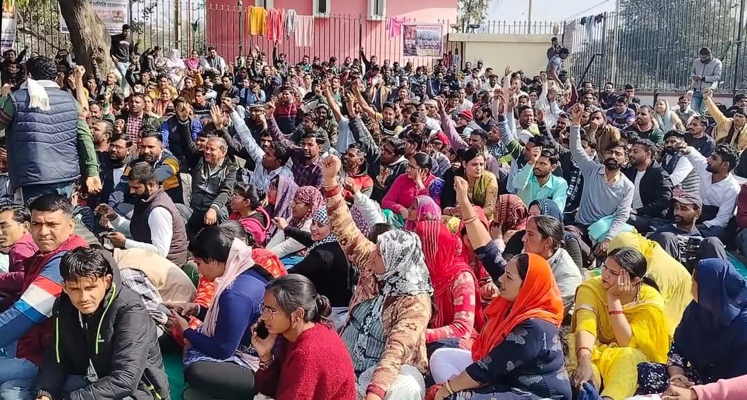 YMSSRAJASTHAN's tweet photo. दीन दुखियों की कही जाने वाली सरकार युवा मित्रो को अटल प्रेरक में नियुक्ति देकर धन्य करे सरकार 
#जस्टिस_फॉर_युवा_मित्र
@narendramodi @BhajanlalBjp
@Cockroachisback  @AshutoshRanka @ashokgehlot51 @BJP4Rajasthan https://t.co/TX2zYslfPE