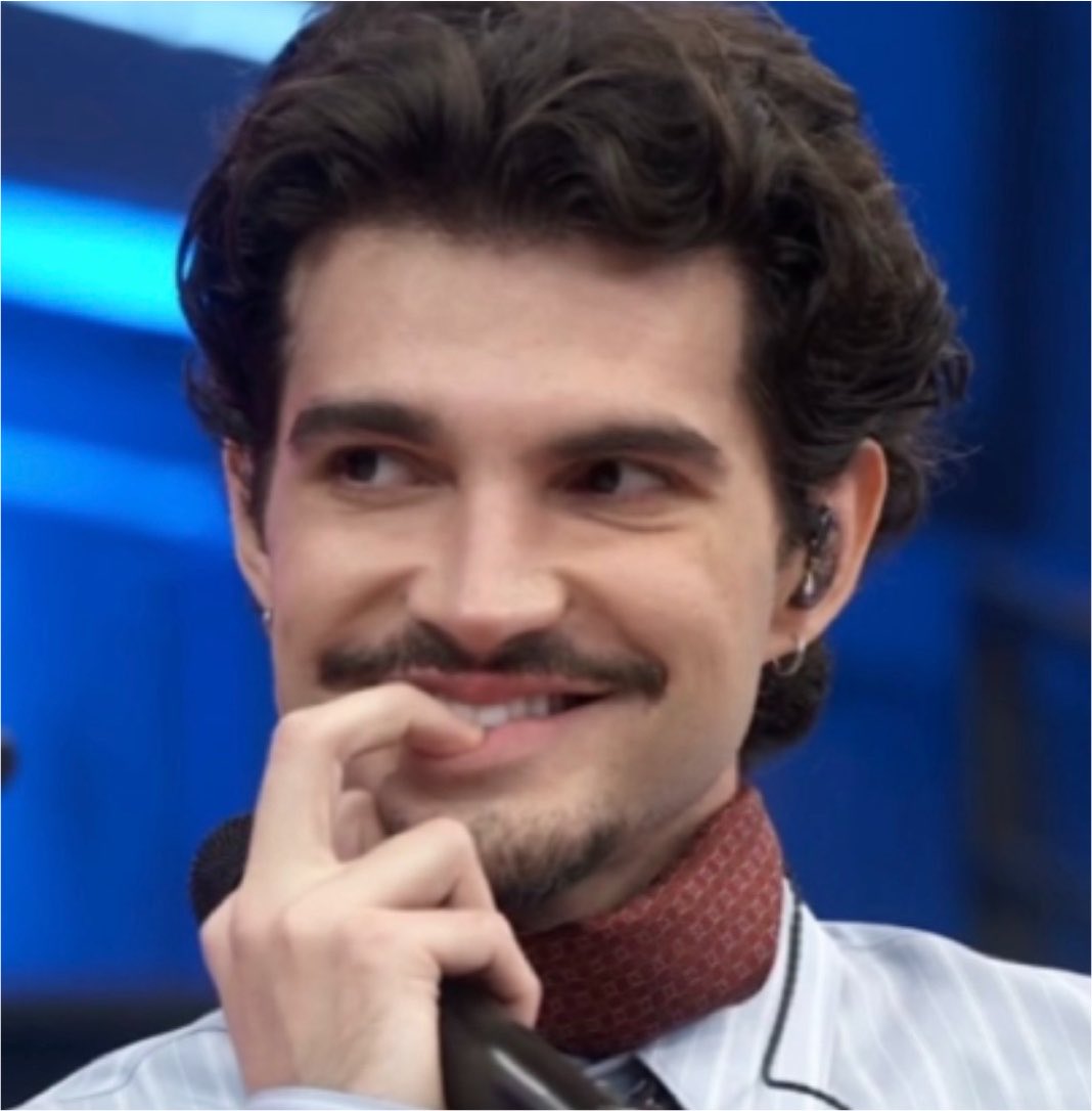 _cairnasualabia's tweet photo. Qualquer semelhança é mera coincidência https://t.co/v8TjutWqb1