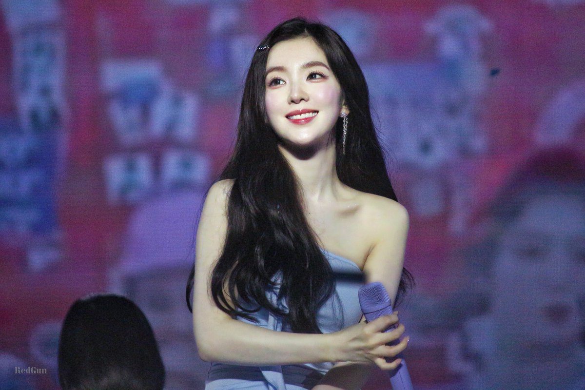 RvRg_801's tweet photo. 260802 day3 #레드벨벳 #RedVelvet #아이린 #IRENE 🌥🐇 https://t.co/HCugzdOdgV