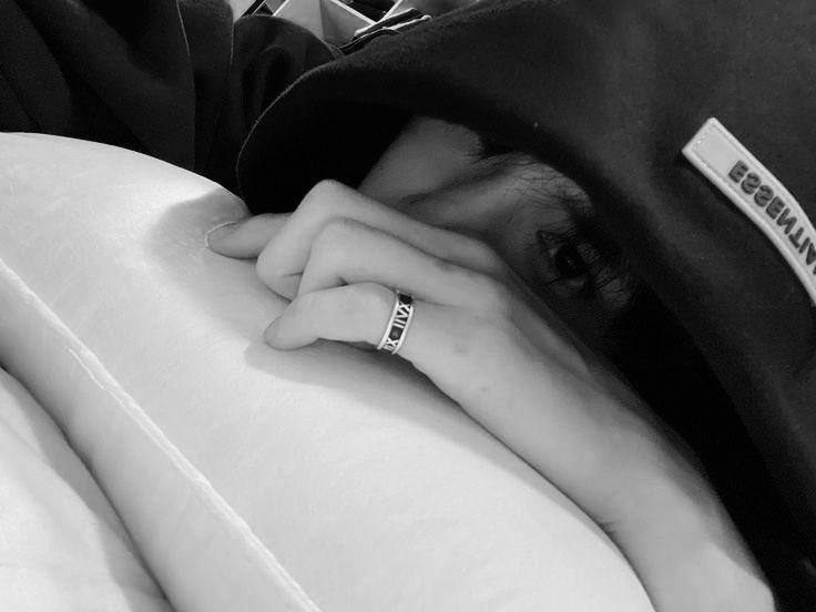 Saintificial's tweet photo. My jacket has finally returned to the person it was always meant to keep warm. https://t.co/F9spSmOiqk