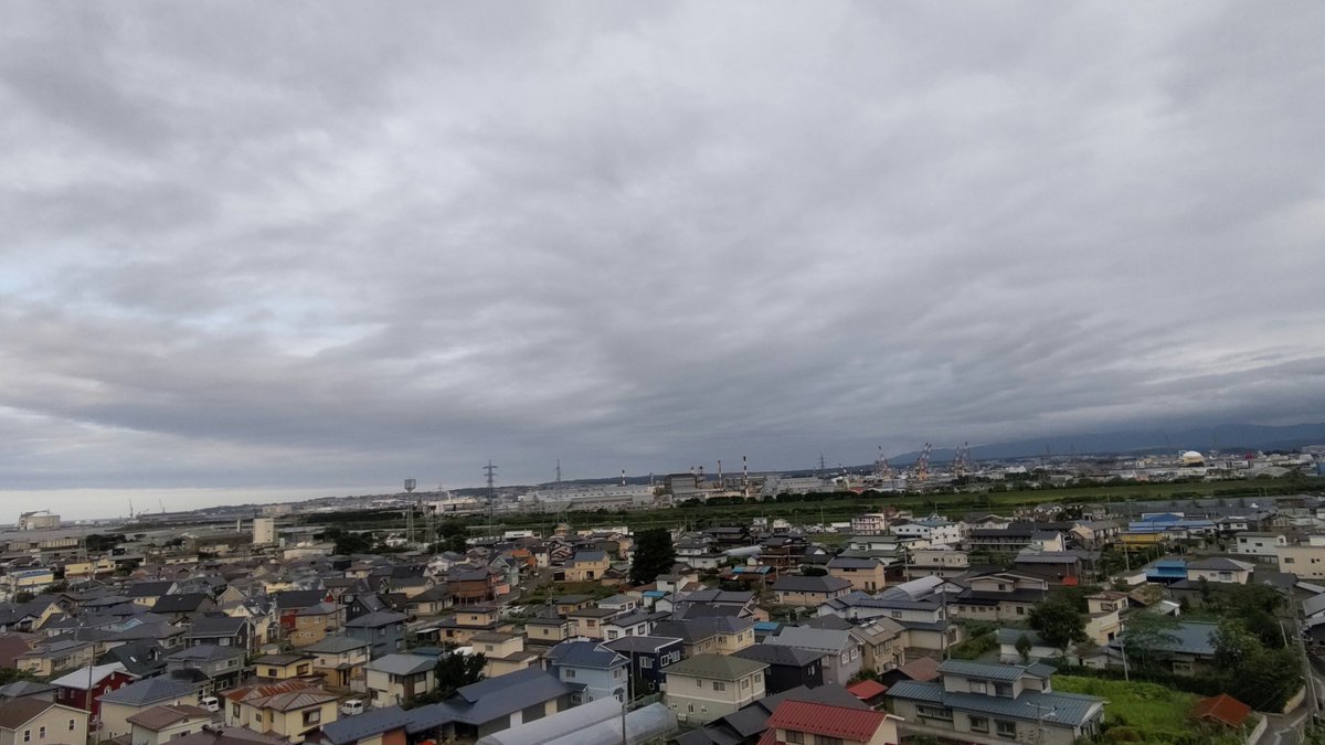 awashimas's tweet photo. こんばんは、久しぶりに雨が上がりましたが青空は拡がらず曇りの一日でした。 https://t.co/ZyjNCWUSdZ