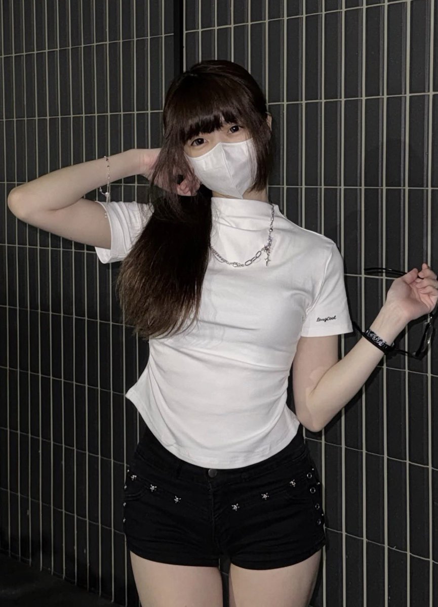 chang446808's tweet photo. @Linnvnr 发完照片就屏蔽啊，连等都不等的，那既然这样p完的也不用给你发了 https://t.co/7D6ygqaTLV