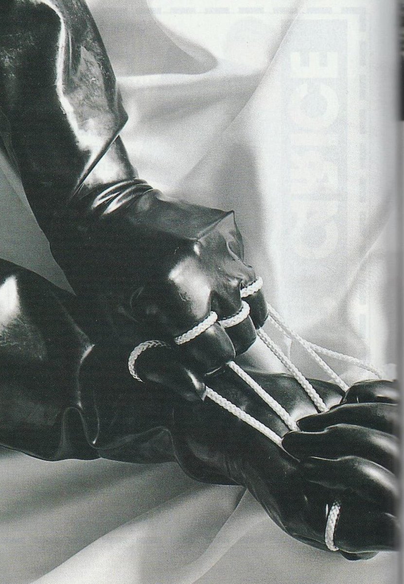 bab0oshk44's tweet photo. marquis magazine no. 5 https://t.co/kfrn5Wswje