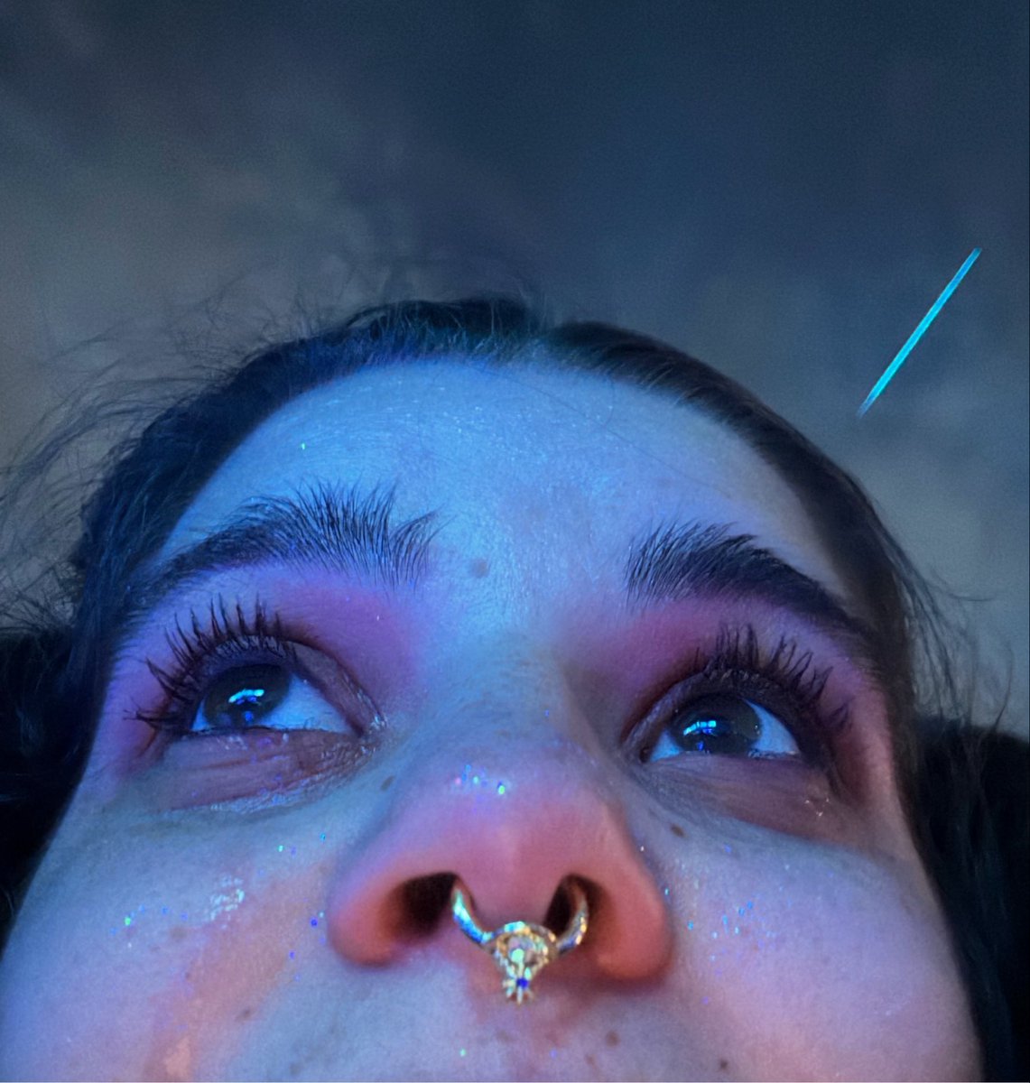 meelho_'s tweet photo. Literally ruining my make up bc I was crying seeing these 7 boys that changed my life 7 years ago. #bts #MetlifeDay1 https://t.co/rvpNV9fadi