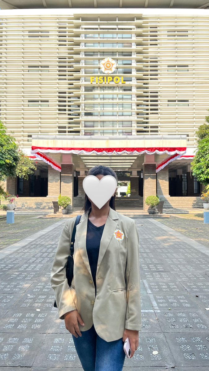 _malibuzaynn's tweet photo. Can’t believe this is happening to me. FISIPOL! UGM!! #UGM #Gamada #Fisipol #internationalrelations https://t.co/ftdOGlXIMX