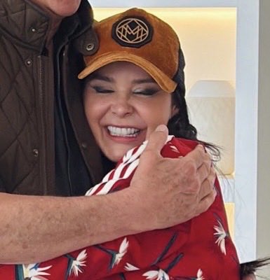 safeplacemem's tweet photo. Ela é tão o amor da minha vidaaaa!!! O sorrisão 🤧🤧💘💘🤏🏻🤏🏻🤏🏻 https://t.co/ernLBVVPdz