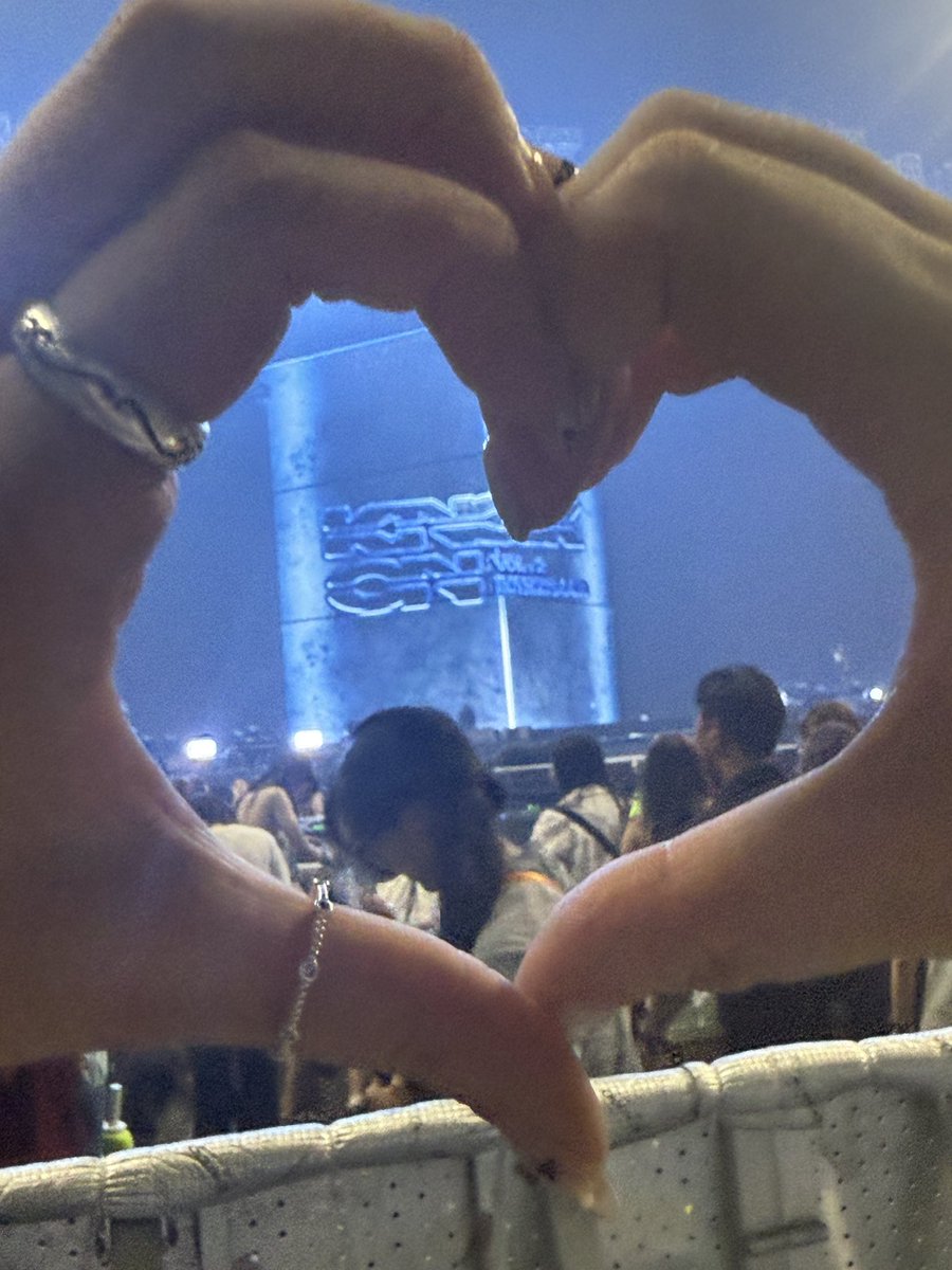 hyoniandday's tweet photo. 연석이여서 재밌었던 콘서트 https://t.co/lkyBK1Q6vw
