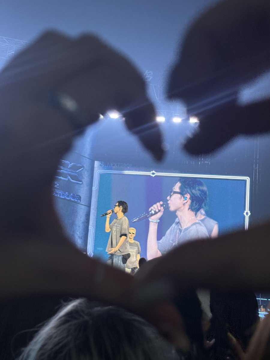 hyoniandday's tweet photo. 연석이여서 재밌었던 콘서트 https://t.co/lkyBK1Q6vw