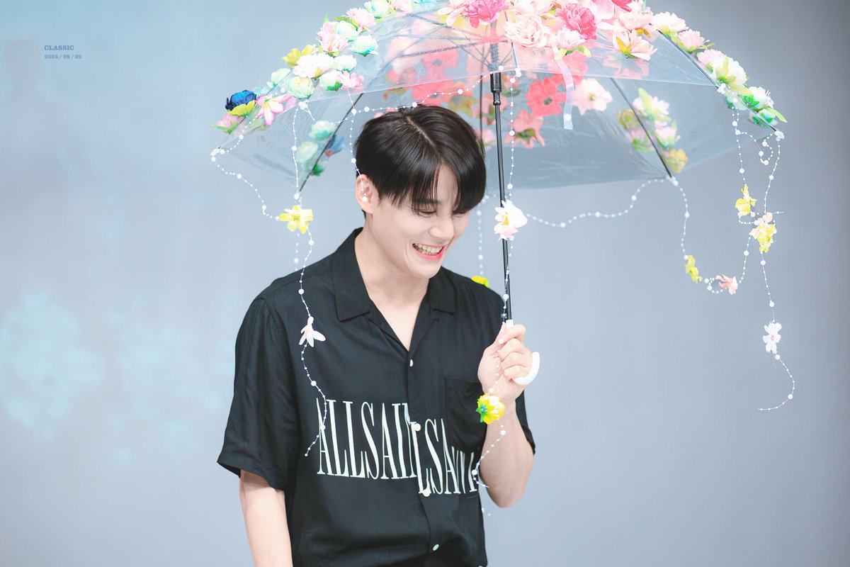 xiaclassic's tweet photo. 260802 #XIA #김준수 🌸✨🌱🌺💫🌿💗 https://t.co/hCzX5QJWr5
