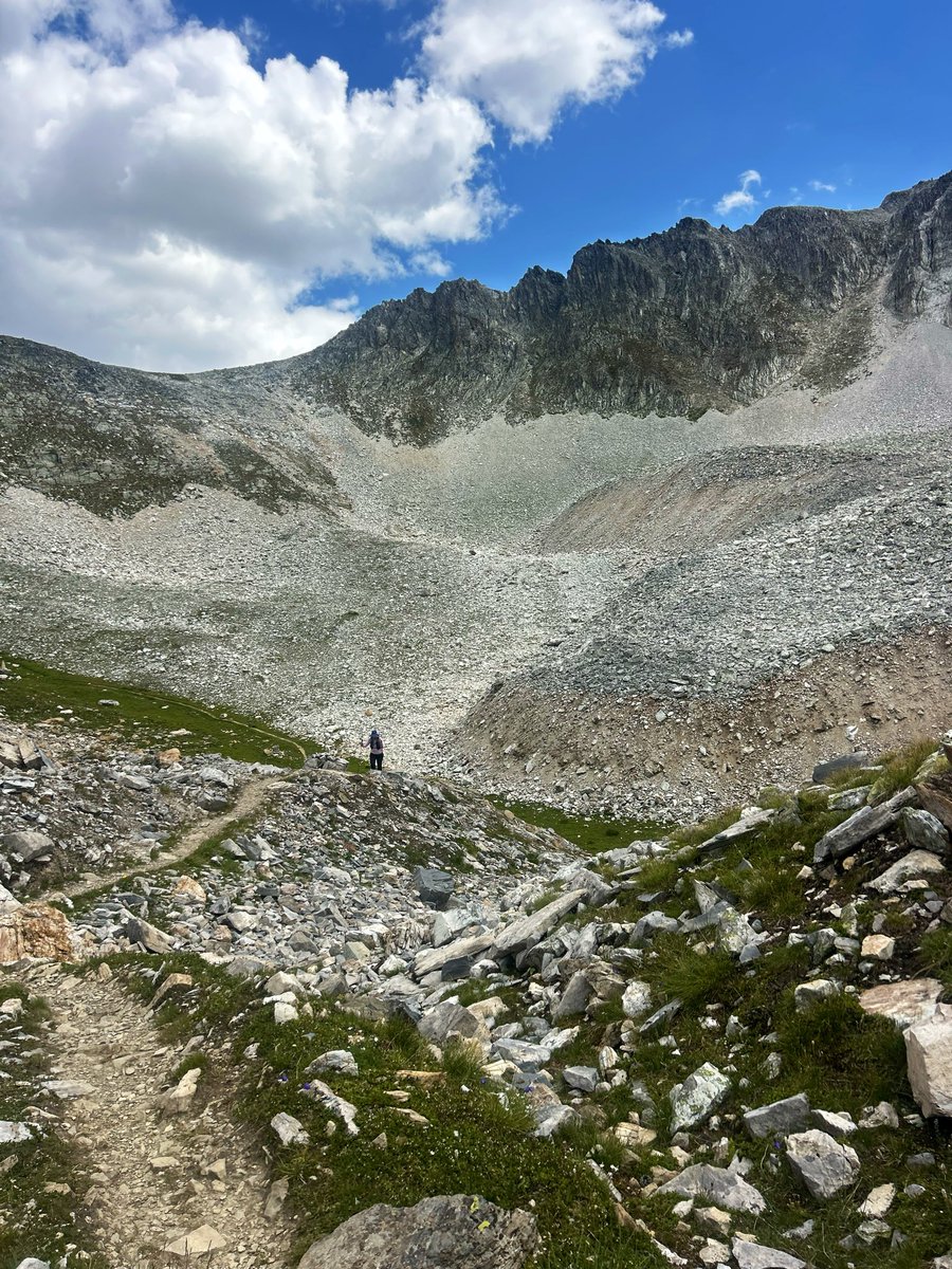 GatBasenc's tweet photo. Donant tombs per Tignes https://t.co/UR7WLxKT91
