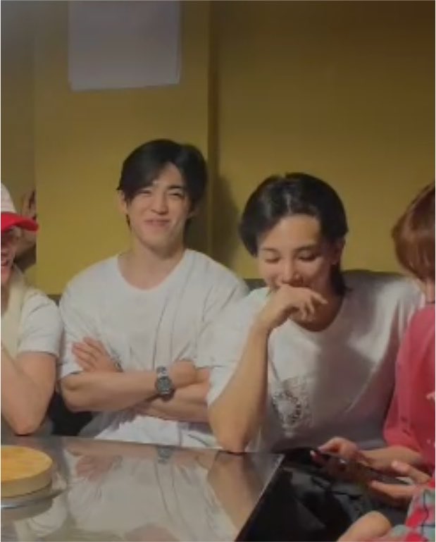 trissycherry's tweet photo. เสื้อคู่ครับ https://t.co/saQ4Kd9Dbn