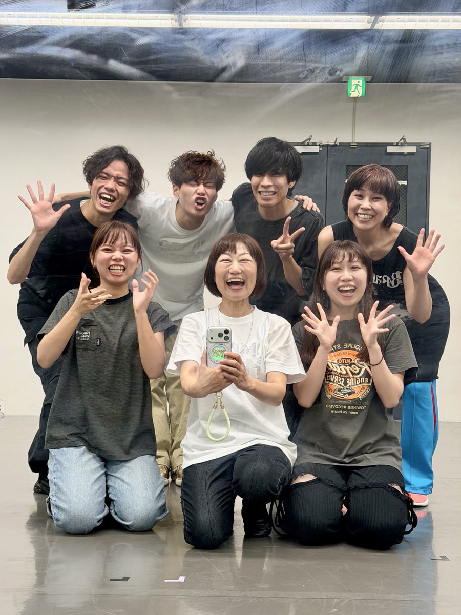 IMPROFEVER's tweet photo. いよいよ始まりました！
#インプロフィーバー　6th お稽古‼️
濃厚メンバーのごった煮状態で、すでに笑いすぎて酸欠です🤣

今日は茶番のダンス中心に、もりもり稽古しましたー‼️

毎回ラストのアンコールダンス（撮影OK📷）は全て違うダンスをお届けします！
お楽しみに‼️

ご予約お待ちしています🔥🔥 https://t.co/osX7Bc86Av