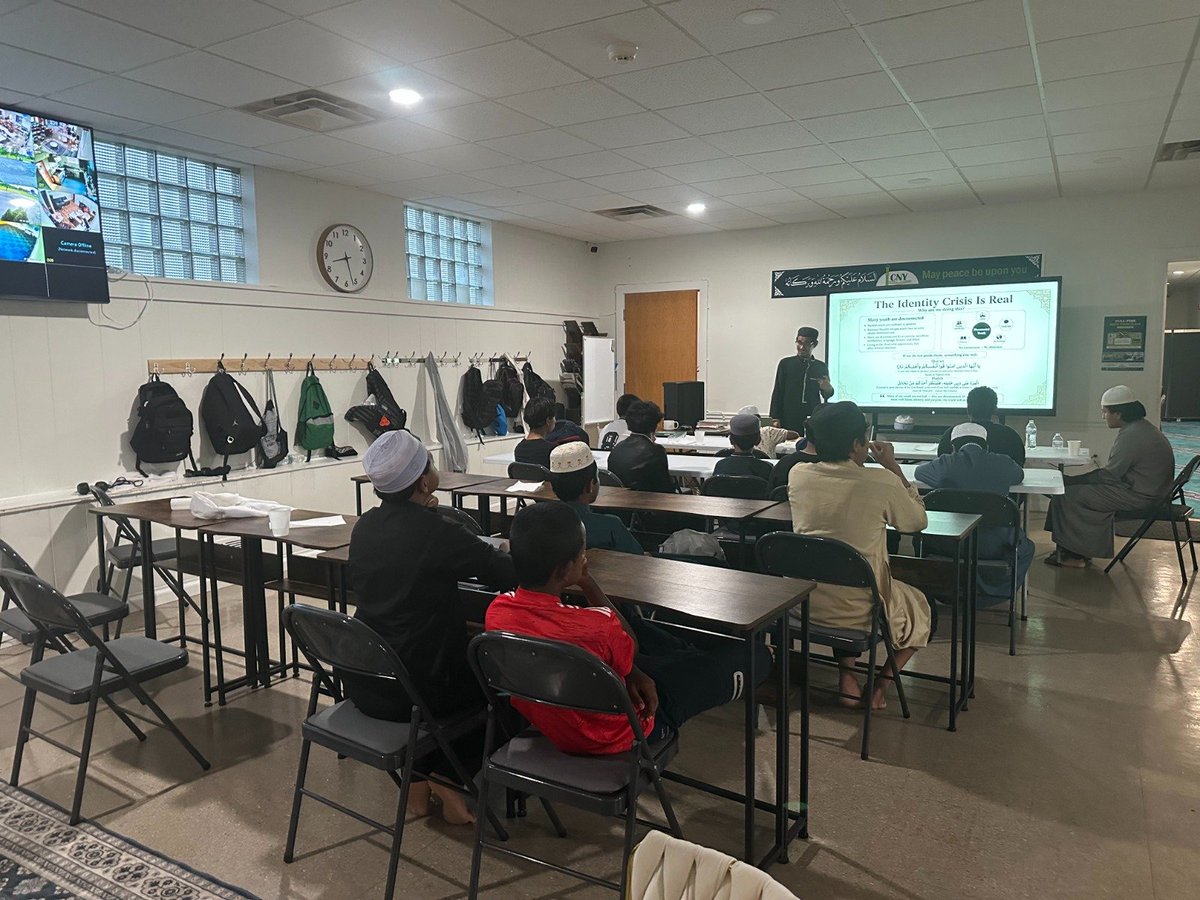 icnymasjid's tweet photo. Alhamdulillah! Our “From Camp to Country” Youth Program has successfully concluded! 

Through this special program, our rohingya and youth enjoyed an exciting time filled with sports, a pizza party, digital learning, and meaningful connections. ⚽🍕💻

#icnymasjid https://t.co/xJce4dYP6u