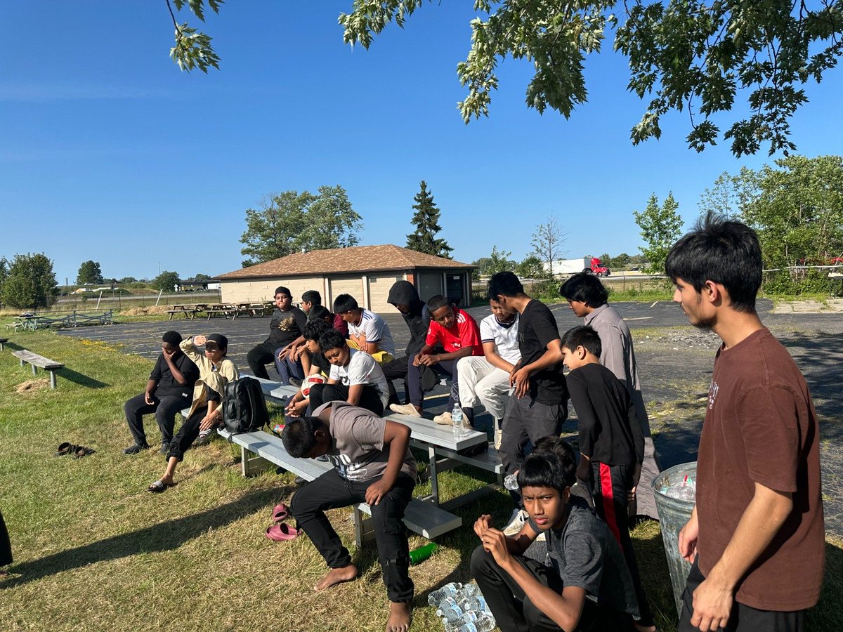 icnymasjid's tweet photo. Alhamdulillah! Our “From Camp to Country” Youth Program has successfully concluded! 

Through this special program, our rohingya and youth enjoyed an exciting time filled with sports, a pizza party, digital learning, and meaningful connections. ⚽🍕💻

#icnymasjid https://t.co/xJce4dYP6u