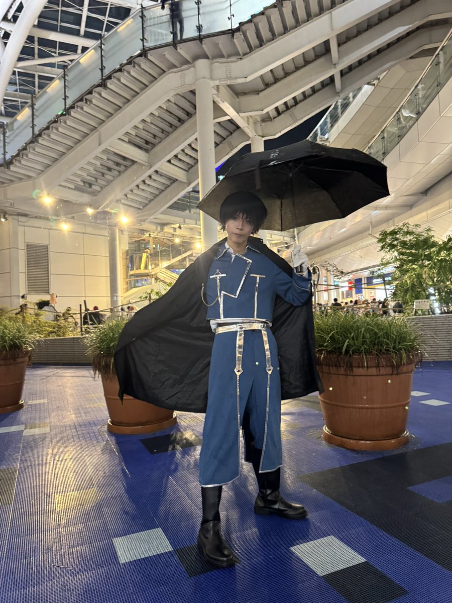 roichan_2's tweet photo. コスプレサミット2日目実は誕生日でした。真夏のコスプレサミットも最後かー
誕生日と被ることないなぁー
8月2日は前夜祭含めて3年コスプレサミットだった。
なんか寂し。
「いかん、雨が降ってきたな」
無能のマスタング大佐になれて良かった。
3日間お疲れ様でした。 https://t.co/VTEJBzm1ex