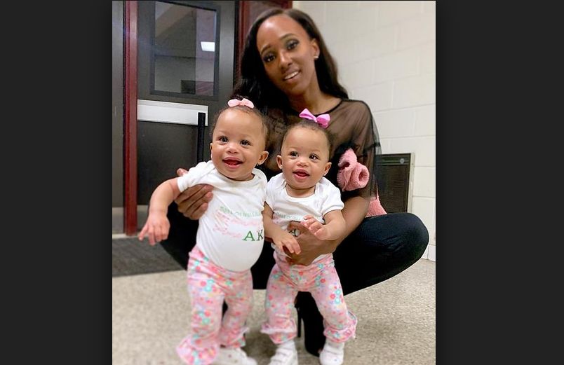 LifeNewsHQ's tweet photo. Single Mom Who Rejected Abortion of Twins Graduates With Two Degrees https://t.co/xFtcSFME0S https://t.co/XzmjiU5157