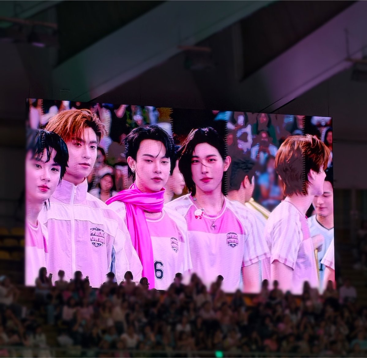 bbhlittlebunny's tweet photo. ถ้านี่ไม่ใช่คนที่ขึ้นกล้องที่สุด

DOMUNDI SPORTS 2026

#teddyyy #DMDSportsDay2026 #กีฬาสีดูมันดิ2026 https://t.co/XE2aBfadha