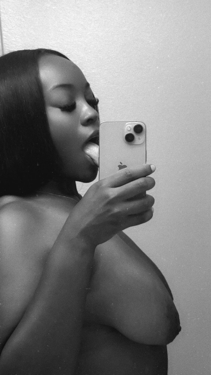 bigbooty_chyna's tweet photo. 🩶 https://t.co/j89DtZFAeC