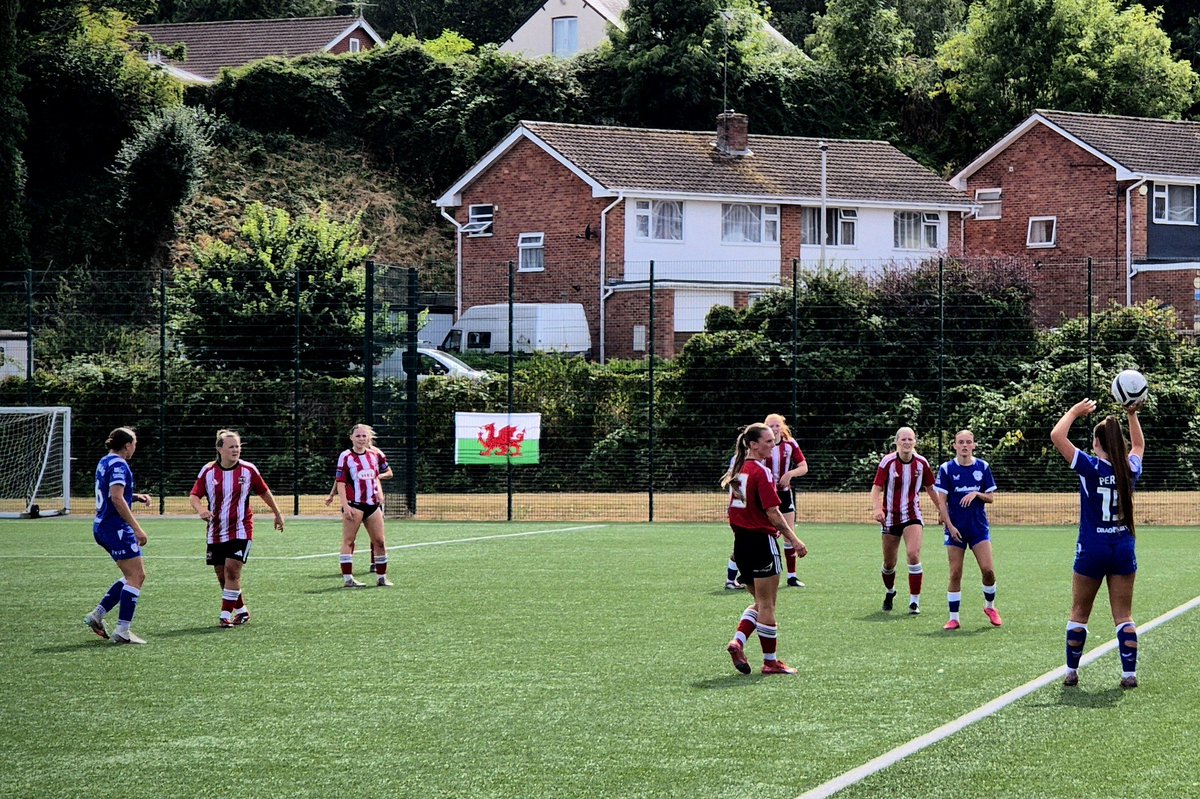 Wulfy7's tweet photo. My final friendly of the season.
@ExeterCityWFC 2 @CardiffCityFCW 1, deep into the second half.
#SemperFidelis #ECFC #ECWFC #UTC #HerGameToo https://t.co/ifNJXXmflt