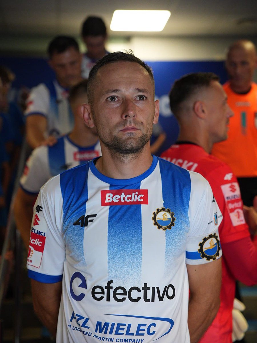 FksStalMielec's tweet photo. Kapitanie @krystianget prowadź po zwycięstwo. 🤍💙

#STMPBB https://t.co/nkG2BdCAyM