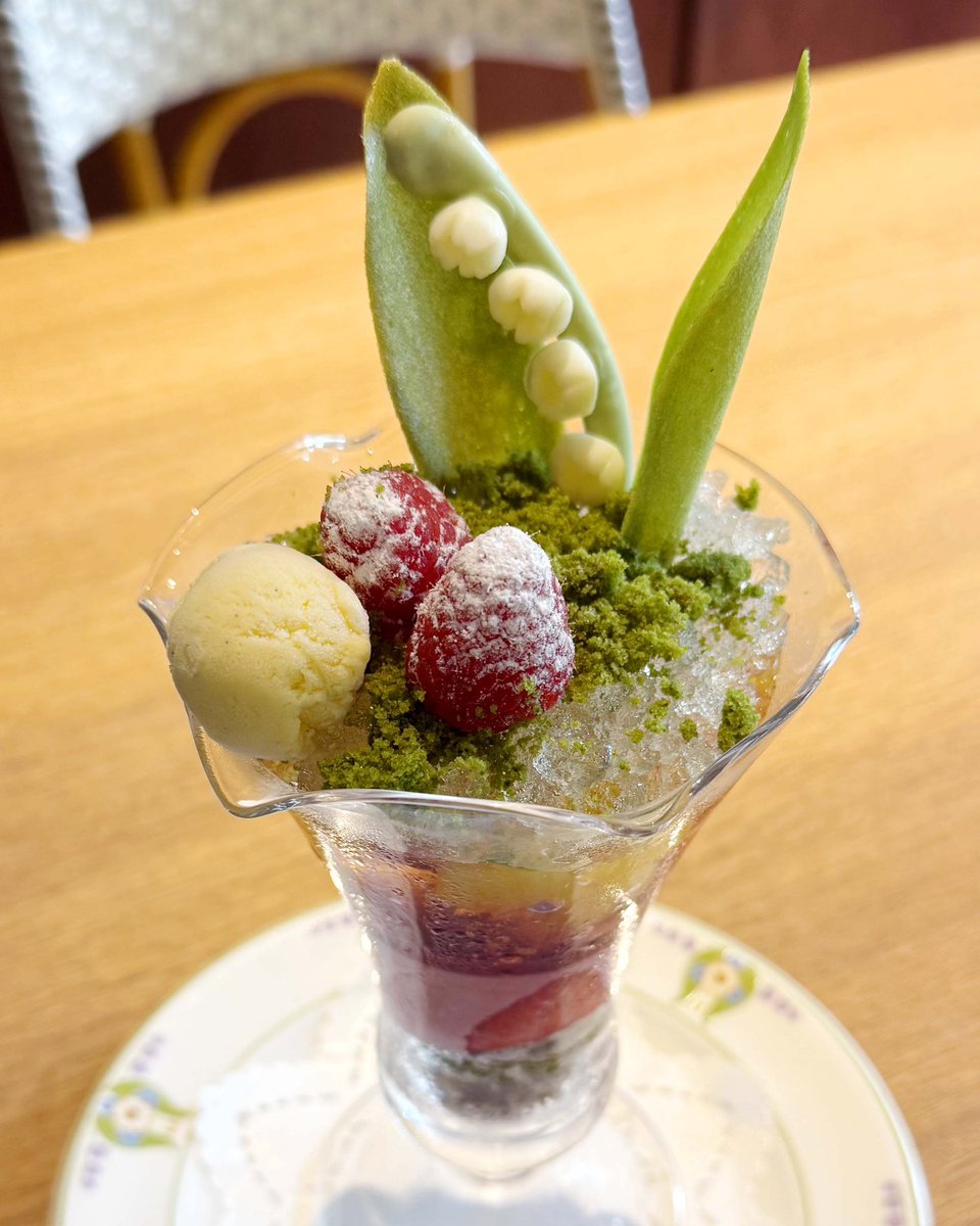 FUDGE_magazine's tweet photo. 軽井沢には、優しい森の風を間近に感じることができるカフェが充実🌳開放的なテラス席で豊かな自然に触れながら、心癒やされるティータイムを満喫するのはいかがでしょうか☕️今回は軽井沢の森カフェをご紹介します【ささやかですてきなもの 大谷有紀 vol.298】
https://t.co/sAy5izsrhT https://t.co/xkBORjSFZc