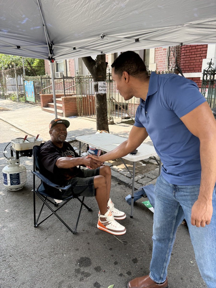 RitchieTorres's tweet photo. I stopped by the Teller Avenue Family Day event in the South Bronx. https://t.co/gWwVcuCarL