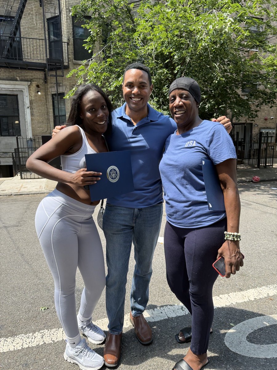 RitchieTorres's tweet photo. I stopped by the Teller Avenue Family Day event in the South Bronx. https://t.co/gWwVcuCarL