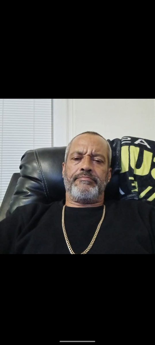 SteveTak317's tweet photo. the padilla's they be in 8 jordan ave. under the floor and above my apartment in 6 jordan ave getting access thru 8 jordan ave . if everything is right i own the whole 6 jordan ave building. previous owner would be my twin devin harrison rodriguez who was killed. @FBIMostWanted https://t.co/dgwJOmetOd