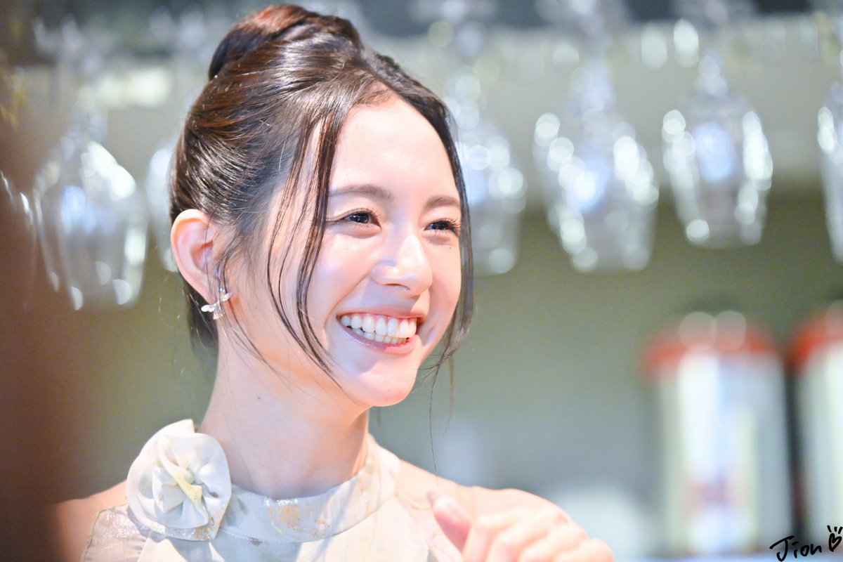 _2ndry_KP_'s tweet photo. 260801 Link UP After Party

Photo by: あやどん
Edit by: Me

編集で舞白さん見すぎて、生活の一部になりました。完全に

#MASHIRO #마시로 
#MADEIN #메이딘 #시로짱봐줘 https://t.co/TfQVIf9iyR