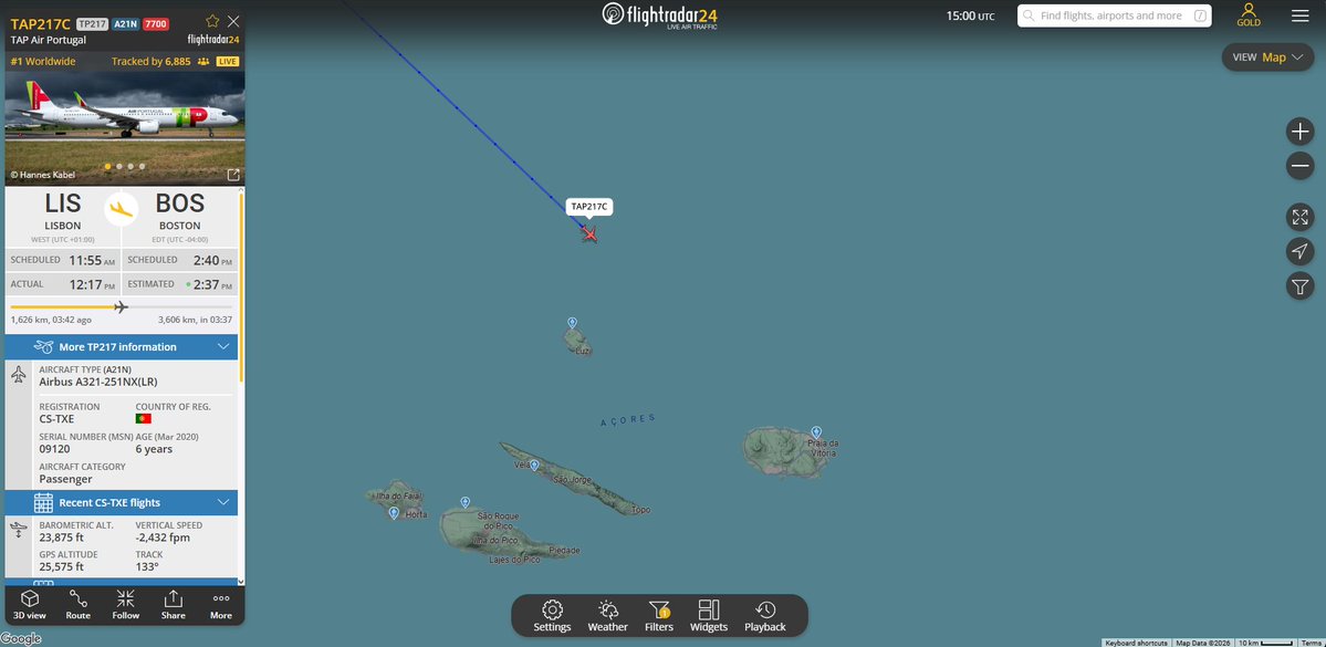 The_AvHub's tweet photo. #TP217 has started descending towards Lajes from FL250 downwards.
The aircraft is still squawking the 7700 General Emergency code.
https://t.co/MjnNAMXFSR
#TAPAirPortugal #TP217 #Lisbon #Boston #Emergency #AvGeek https://t.co/VjUqfoersp